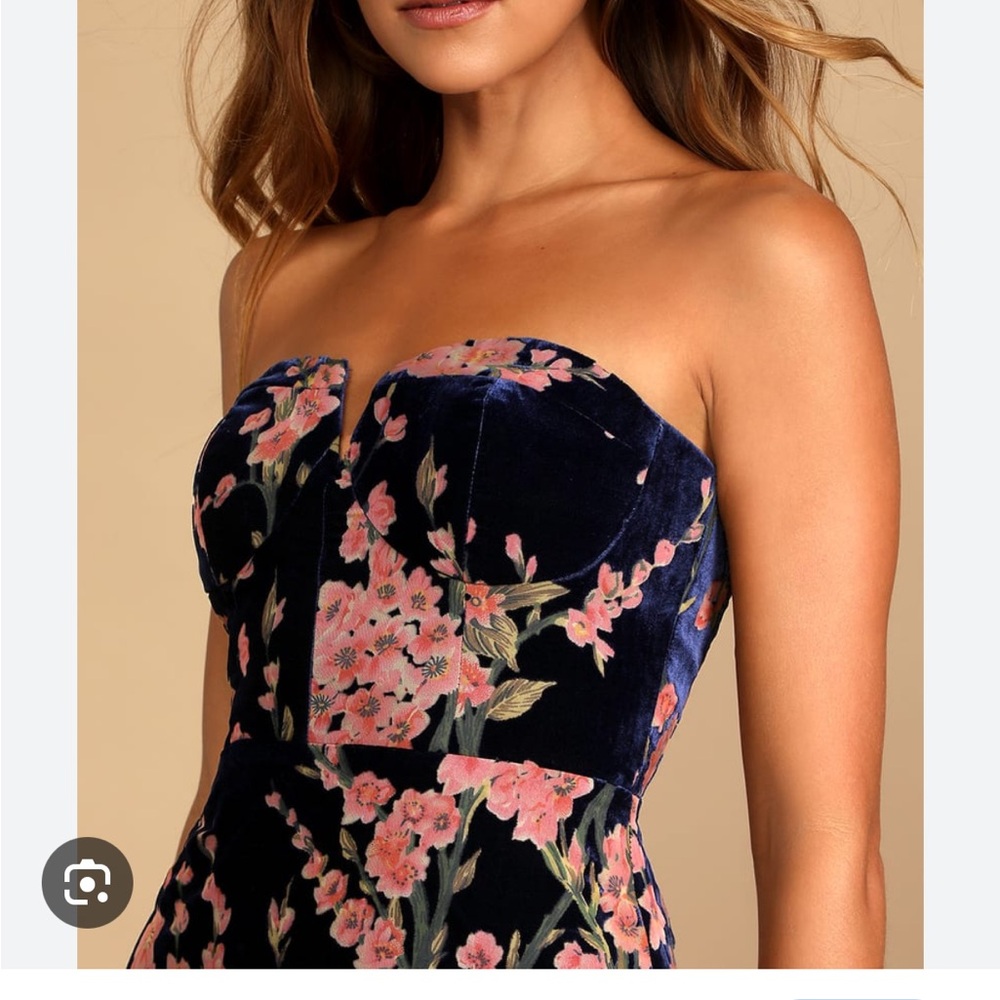 Lulus velvet gown size L